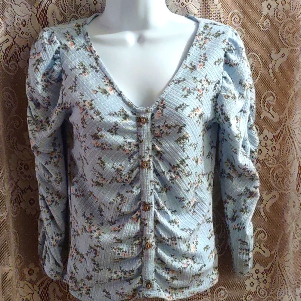 Crave Fame Junior's size M CottageCore blue pink floral waffle weave 70's top